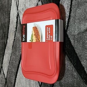 CASSEROLE DISH WITH RED LID 2 QUART TRUELIVING